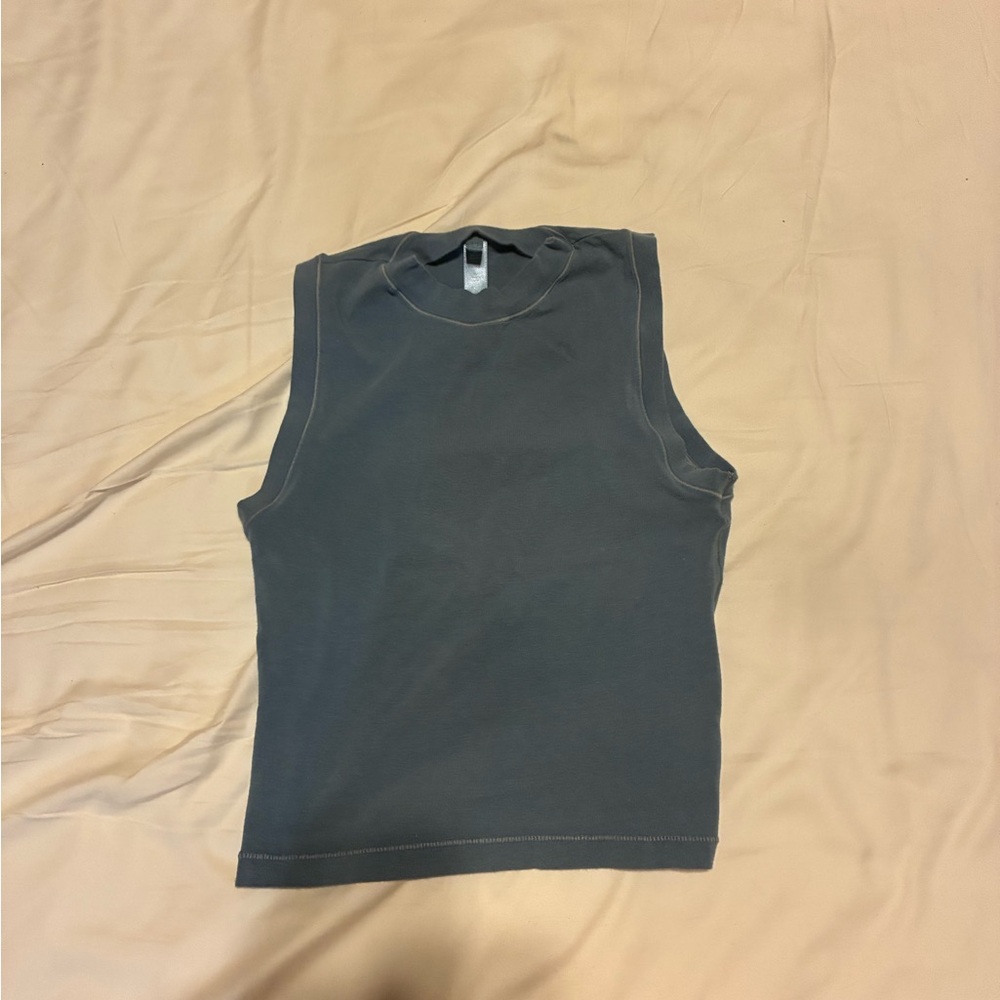 SKIMS Gray Sleeveless Top